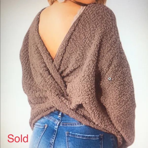 Rose twist back sweater Size undefined - Image 2