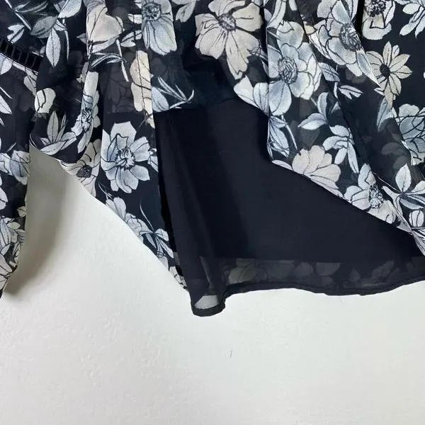Luna Project Black & White Floral Long Sleeve Pintucked Blouse Size M - Image 4