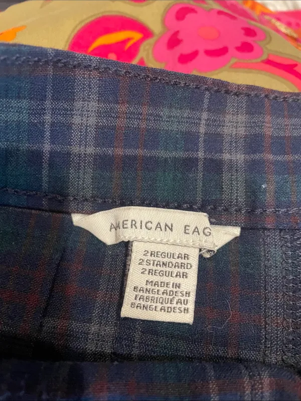 Pleated Navy blue and Green Plaid Mini Skirt American Eagle size 2 - Image 3