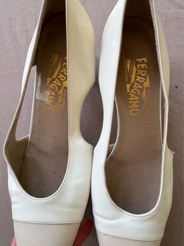 Vintage Salvatore Ferragamo Leather Pumps - Image 6