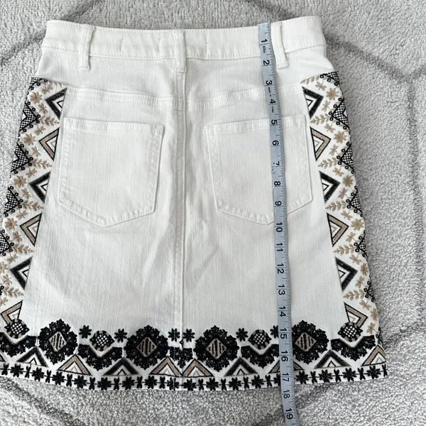 Anthropologie Pilcro and the Letterpress Embroidered Denim Cream Skirt Sz 0P - Image 4