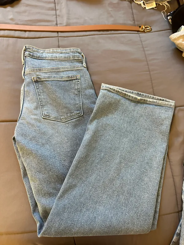 Old Navy Wide Leg Jeans - Image 4