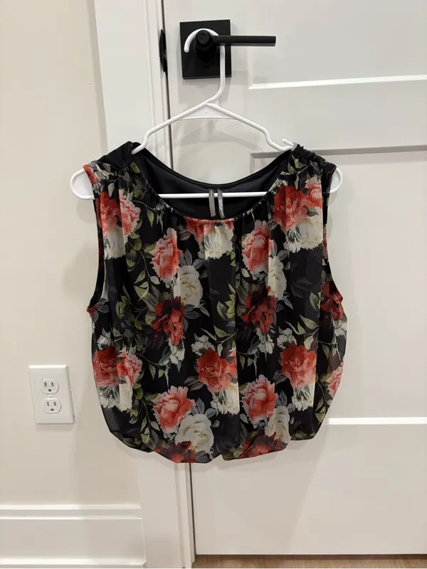 Anthropologie Bubble Floral Tank Size Small - Image 2