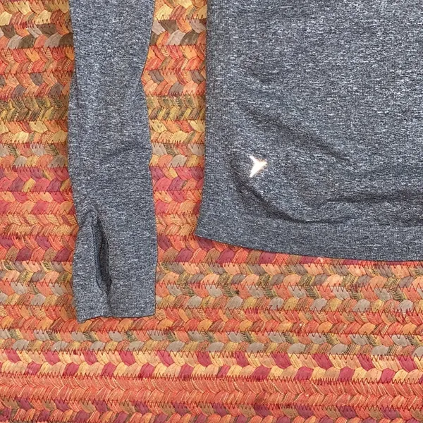 Old Navy Grey Laser Cut Athletic Long Sleeve Top - Image 4