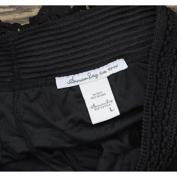 NWT American Rag Cie Laser-Cut Faux-Suede Eyelet Cropped Shorts Classic Black L - Image 4