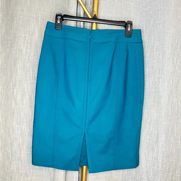 NWOT White House/Black Market Perfect Form teal pencil skirt size 4 - Image 2