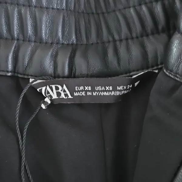 New Zara Black High Rise Faux Leather Detail Shorts Size XS - Image 5
