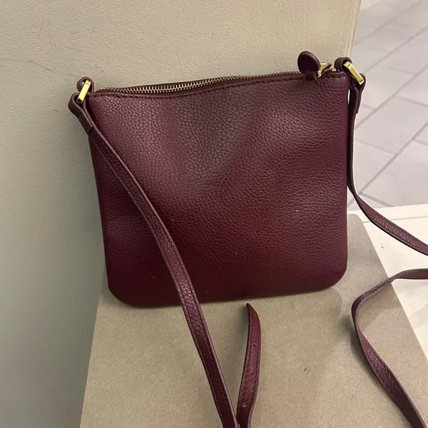 Lauren Ralph Lauren Pebbled Burgundy Crossbody with Gold Hardware-Excellent - Image 5
