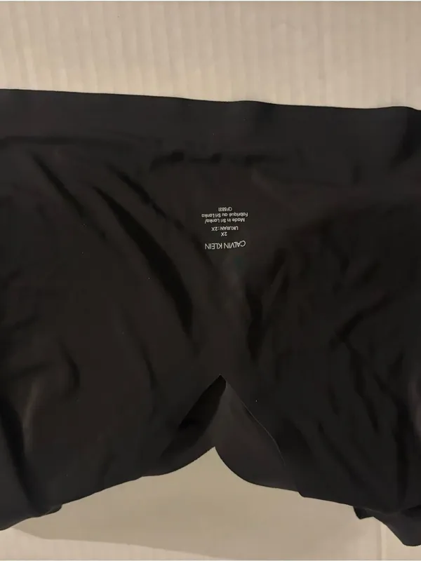 Calvin Klein Invisible V-Neck Comfort Bralette - Black 2X - Image 6