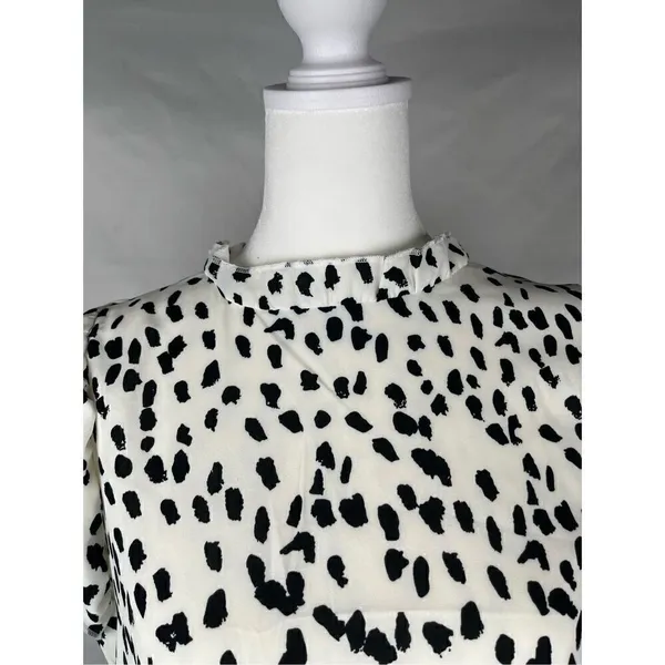 Women’s Spotted Ruffle Sleeve High Neck Sleeveless Top Medium - Image 3