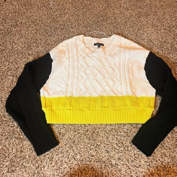 Kendall‎ & Kylie Color Block Cable Knit Cropped Sweater Small White Black Yellow - Image 2