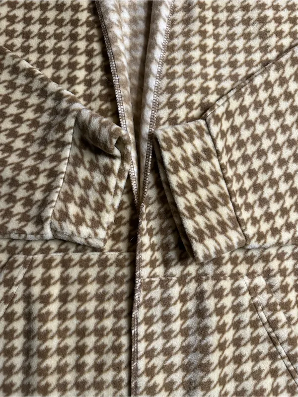 Collection XIIX Women's Houndstooth Fleece Poncho Cape Shawl Wrap L/XL Beige - Image 2