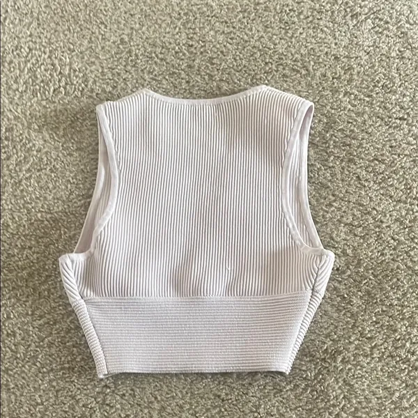 Aritzia White Fitted Crop Tank Top - Image 3