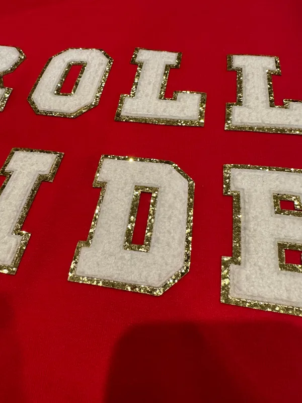Red Chenille Letter Crew Neck Size L - Image 3