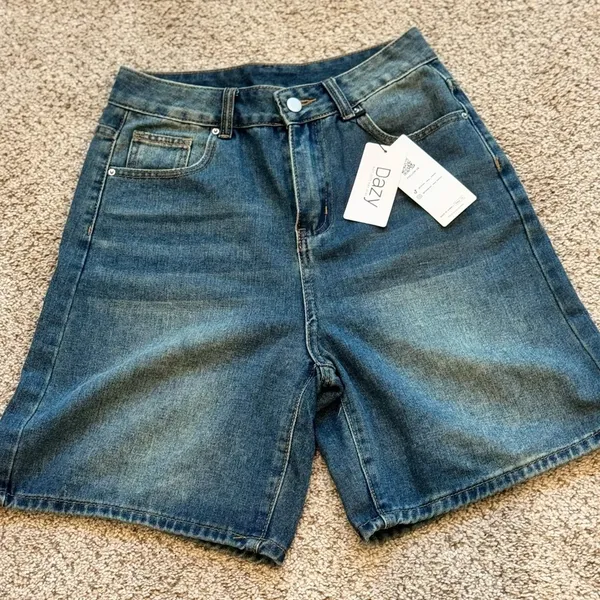 NWT Dazy Wide-Leg Denim Shorts Size M | Festival Concert Beach K-Pop Streetwear - Image 2