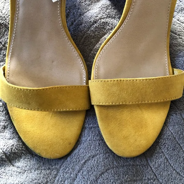 Merona • Block Heels • Mustard • Ankle Buckle • 10 - Image 4
