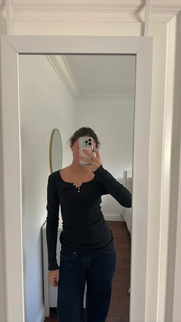 Brandy Melville Long Sleeve - Image 4