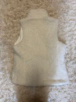 Patagonia White Vest - Image 2