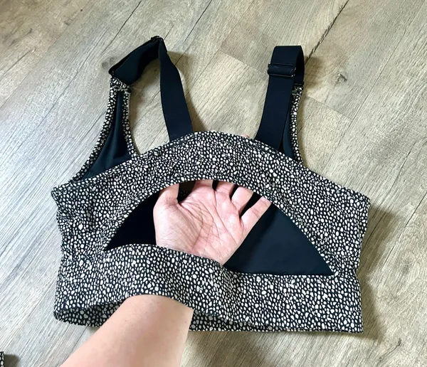 Varley leggings and sport bra set size S - Image 4