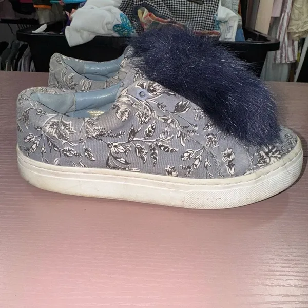 Sam Edelman Leya Sneakers with Navy Faux Fur Size 6 - Image 2