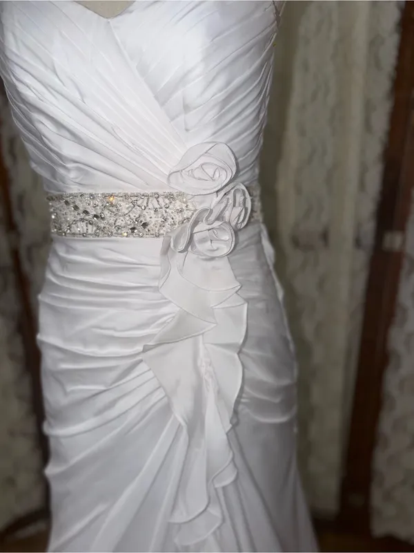 Gorgeous New Jacqueline Exclusive Ruched Drape Wedding Gown - Image 2