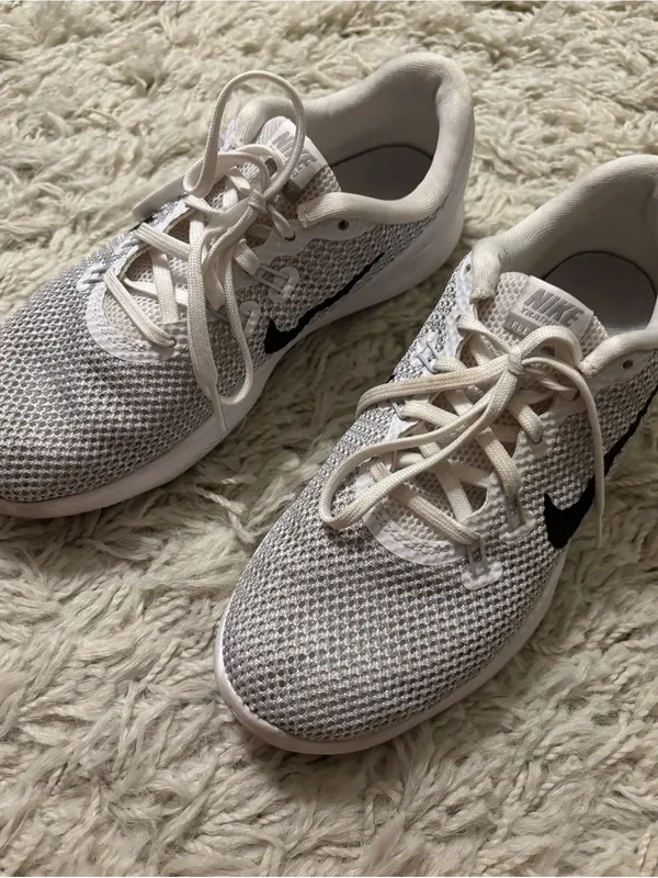 Nike Women's White and Black Knit Training Sneakers Size 6.5 - Image 6