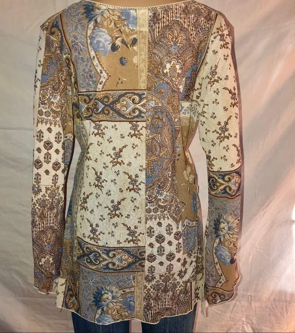 Pretty boho style flowy blouse Size M - Image 5