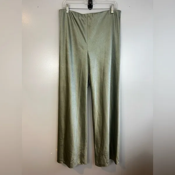 NWT Vince Satin Bias Green High Waisted Wide Leg Crinkle Texture Pants Large - Image 3