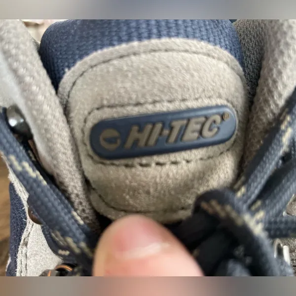 Hi-Tec Hiking Boots - size 9 - Image 5