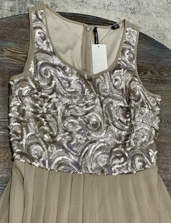 Doe & Rae Boutique Gold Sequin Beaded Sleeveless Cocktail Dress - Small - NWT - Image 4