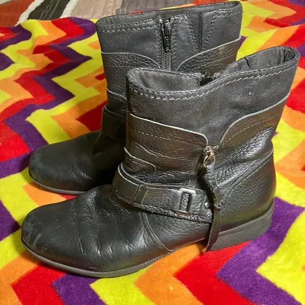 Clarks Black Leather Boots Size 10 - Image 6