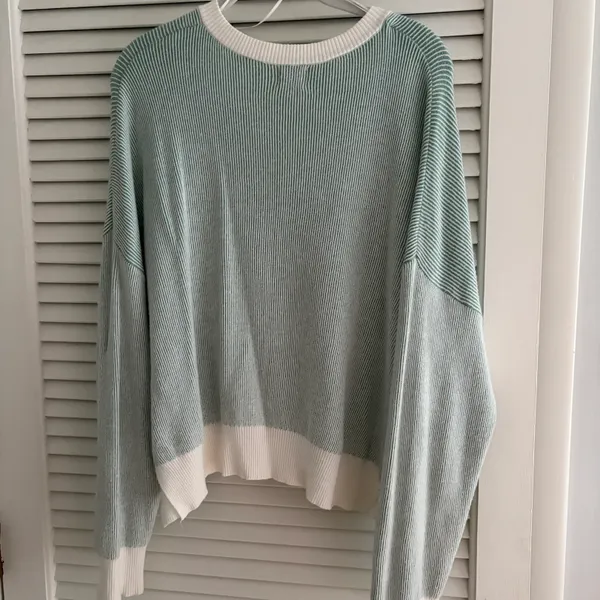 Nordstrom Von Maur cream and teal sweater - Image 5