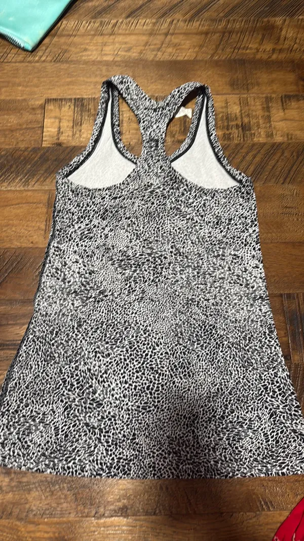 Lululemon Tank - Image 4