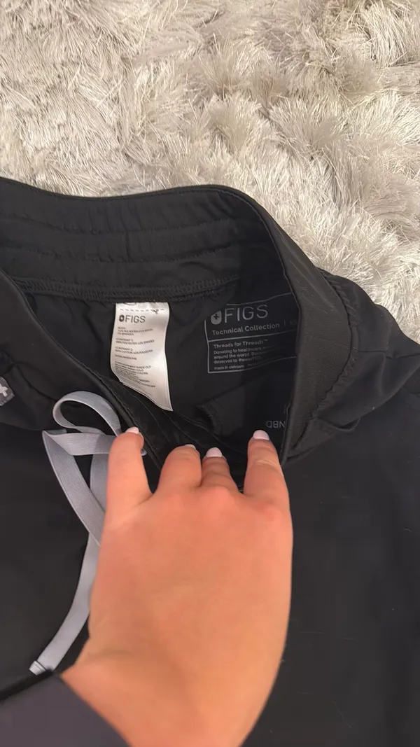 FIGS Scrub Pants - Image 4