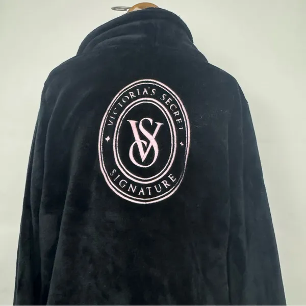 Victoria's Secret Luxurious Black Cozy Velvet Embroidered Robe M/L - Image 4