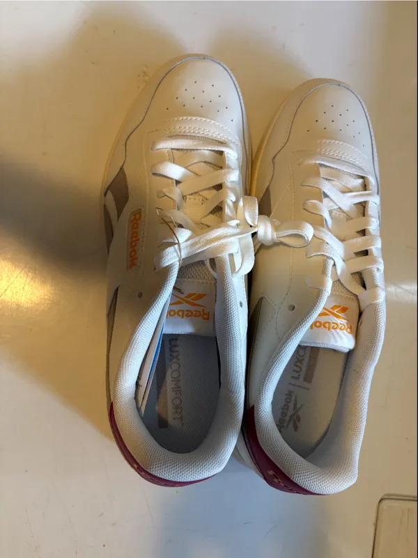 Reebok White Athletic Sneakers with Red and Orange Accents size 11 new - Image 6