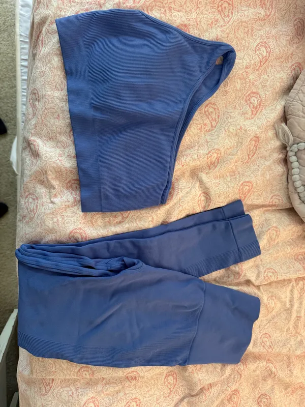 Amazon Workout Set Two-Piece - Image 2