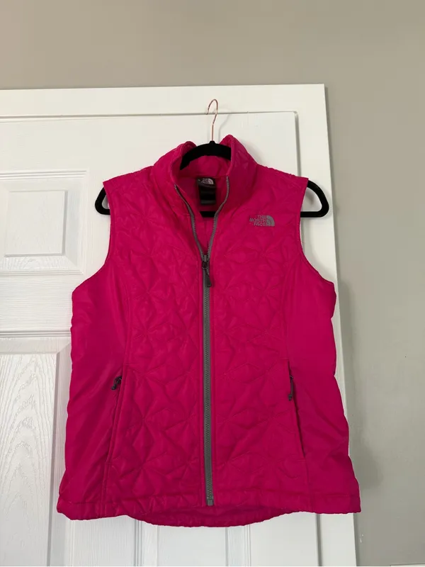 The North Face Fuscia Pink Puffer Vest - Image 5