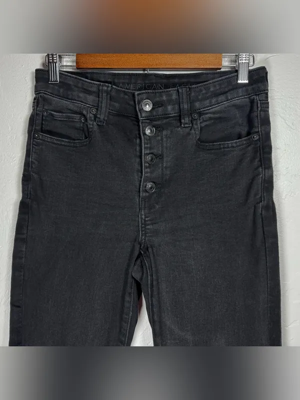 American Eagle Outfitters Black High-Rise Flare Button-Fly Jeans Size 6 - Image 4
