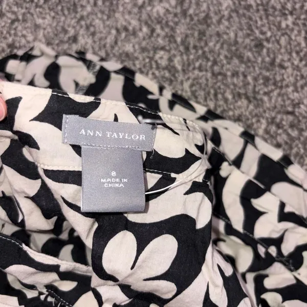 Ann Taylor white/black floral halter top in a size 8 - Image 2