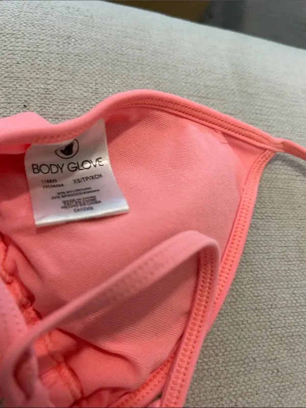Body glove SMOOTHIES DITA TRIANGLE BIKINI TOP - CORAL, size XS, NWT - Image 7