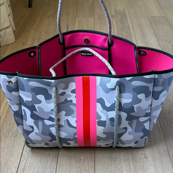 Haute Shore Greyson Tote & Wristlet Gray - Image 2