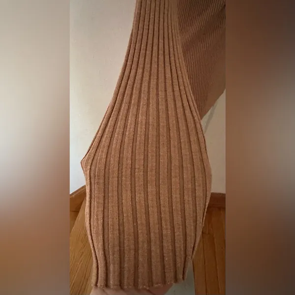 INC Warm Toffee V-Neck Crossover Ribbing & Subtle Pull Over Sweater Sz M - Image 7