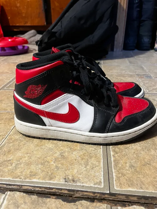 Jordan Retro Mid 1 Black Red - Image 2