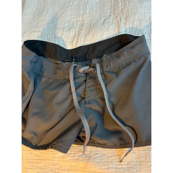 Oakley Board Shorts Womens 32 Waist Black Gray Surf Swim Trunks 581860 01K - Image 2