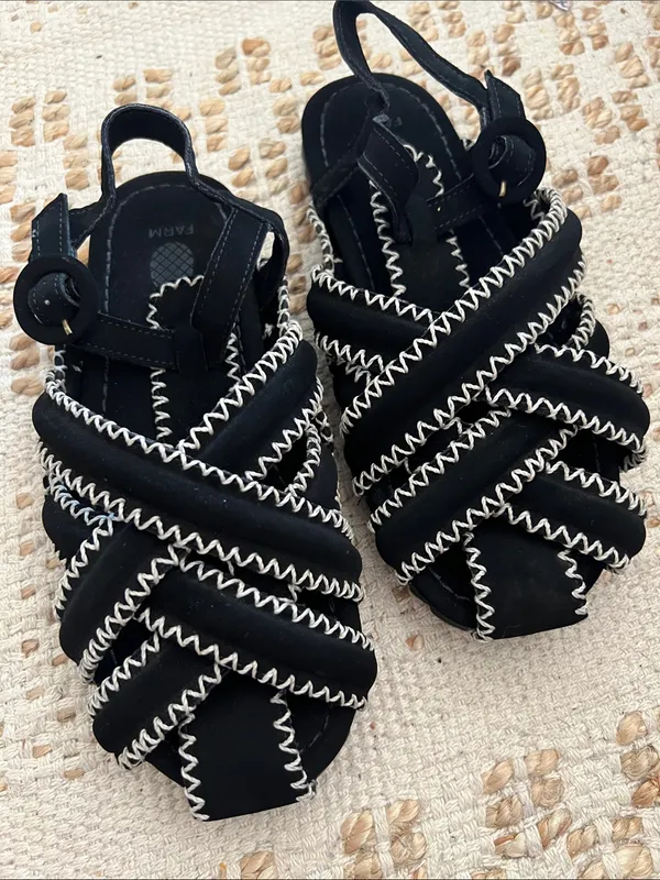 Farm Rio Black Zig Zag Stitch Sandals Size 7 - Image 2