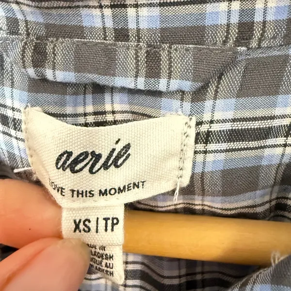 Aerie Plaid Cropped Button Up Shirt Womens XS Blue‎ Grey Long Sleeve Casual - Image 3