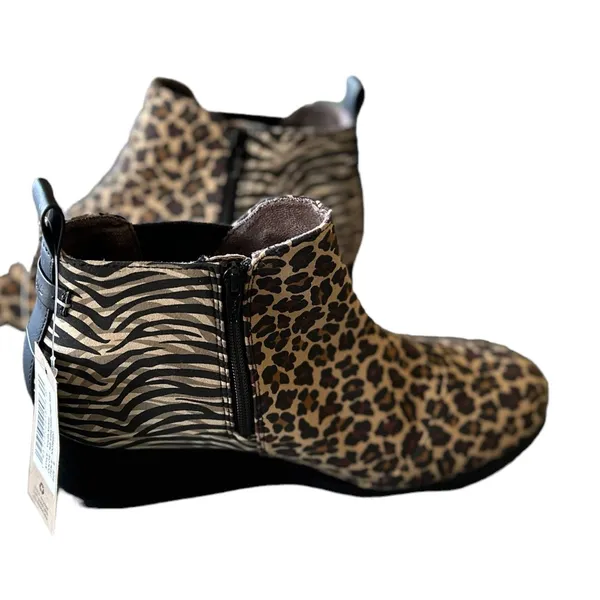 NWT TOMS Beige Animal-Print Kelsey Suede Boot Brown Black SZ-6 - Image 7