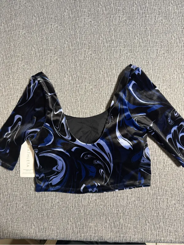 Athleta Exhilarate Velvet Crop Top - Image 5