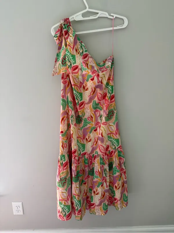Tuckernuck Floral One Shoulder Bow Tiered Midi Dress M - Image 5